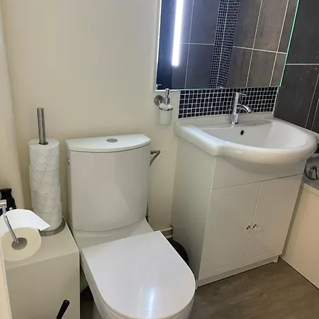 Apartment Black Silver *