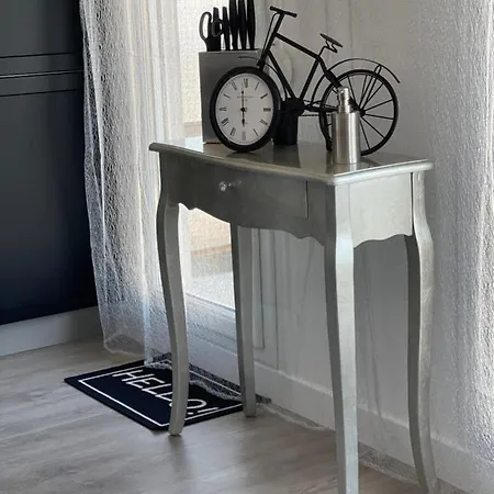 Black Silver Apartment Reims
